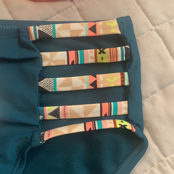 Xhilaration Bikinis - Picture 2 of 6